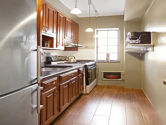 Sold by Aclawrence | media 3