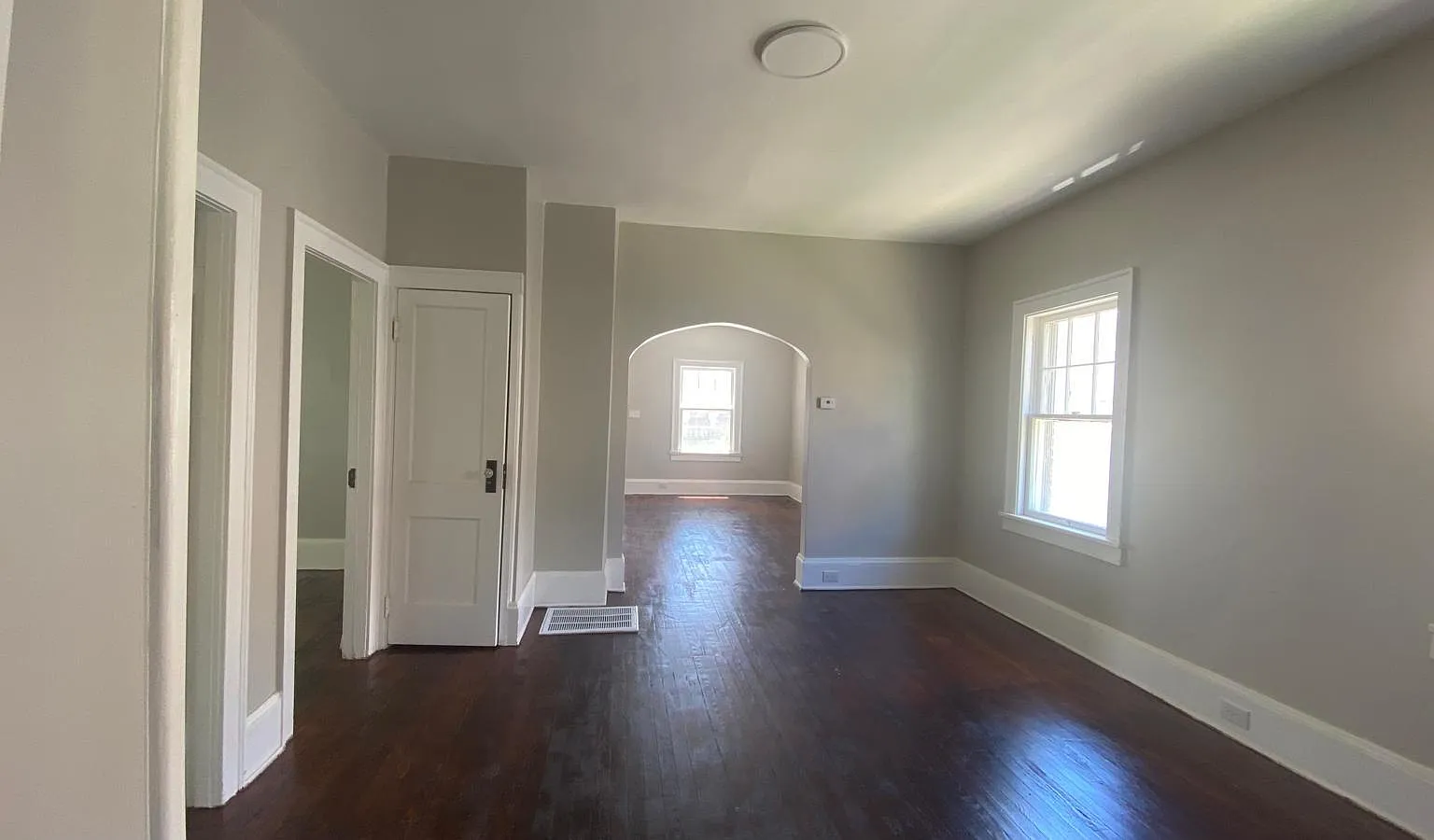 7011 Hosmer Ave — Photo 4
