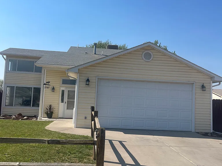 2787 Oxford Ave — Photo 2