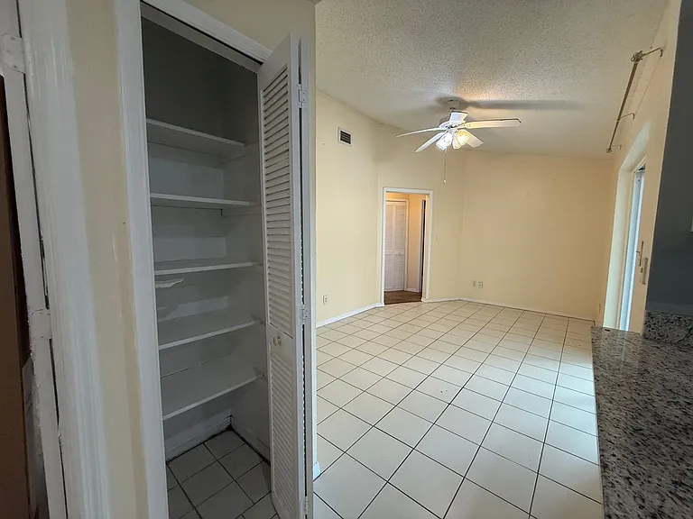 4712 Dandelion Dr — Photo 11