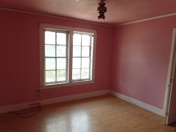 5th image of 327 N Blake St