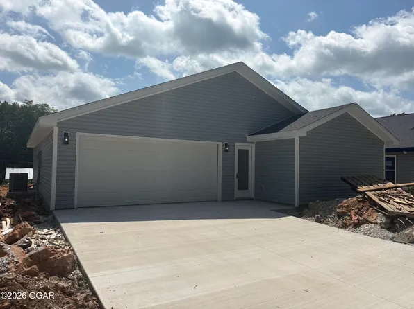 1023 Prospect Ave, Carthage, MO 64836