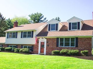 165 Ramblewood Rd, Moorestown, NJ 08057