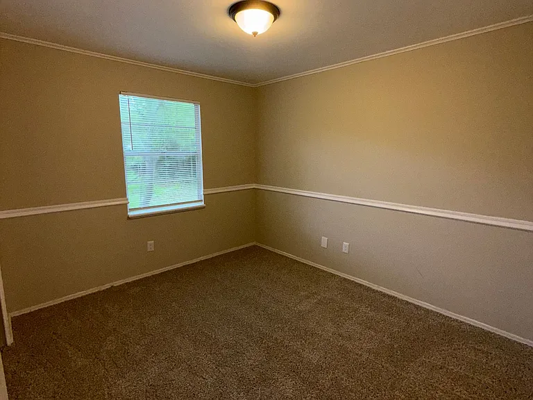 2717 Tina Ln — Photo 11