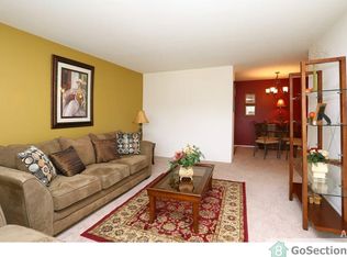 1215 Kings Ct #28, West Chicago, IL 60185