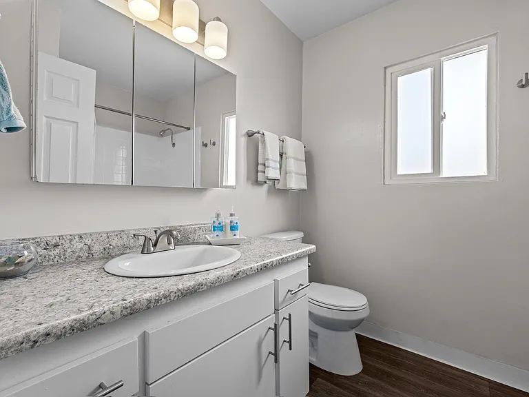 Monticello Apartments — Photo 6