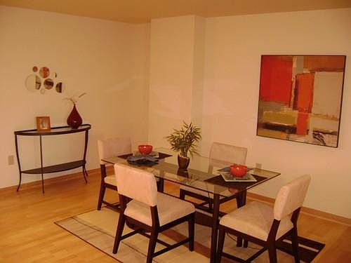 Dining area - or could be set up as a study