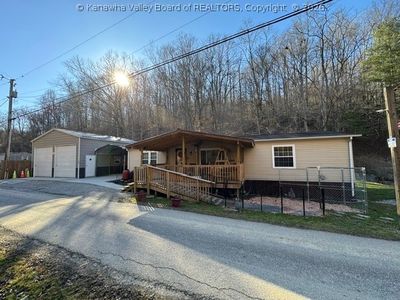 122 Terrace Ln, Alum Creek, WV, 25003