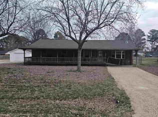 120 N Ballard St, Rector, AR 72461