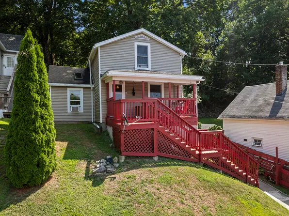 19 Treadway Avenue, Norwich, CT 06360