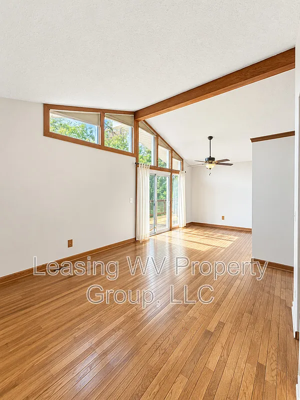 4 bed, 3.0 bath, 1500 sqft, $1,750 — Photo 2