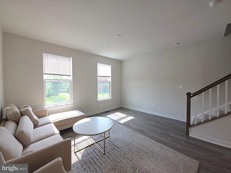 8304 Greenbelt Station Pkwy — Photo 12