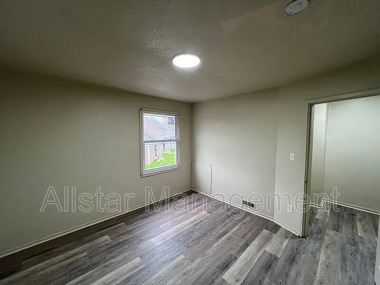 942 S Central Dr — Photo 7