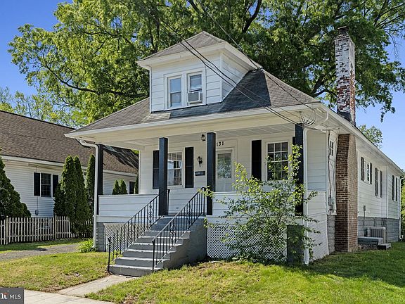 2nd image of 131 Watkins Ave