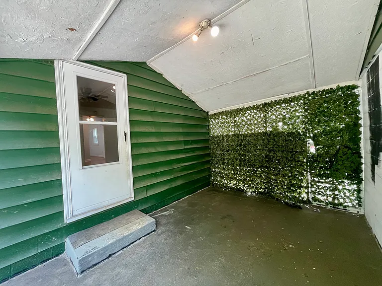 1464 E 25th Ave — Photo 10