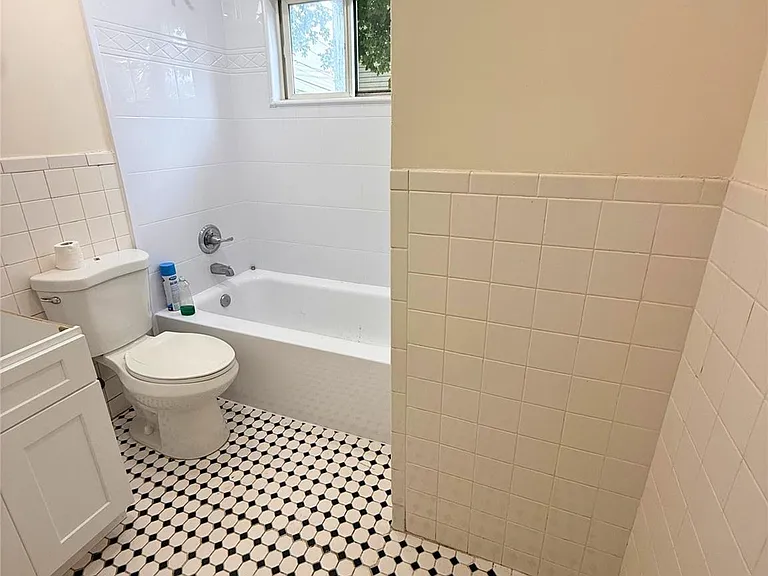 790 Wellwood Ave — Photo 10