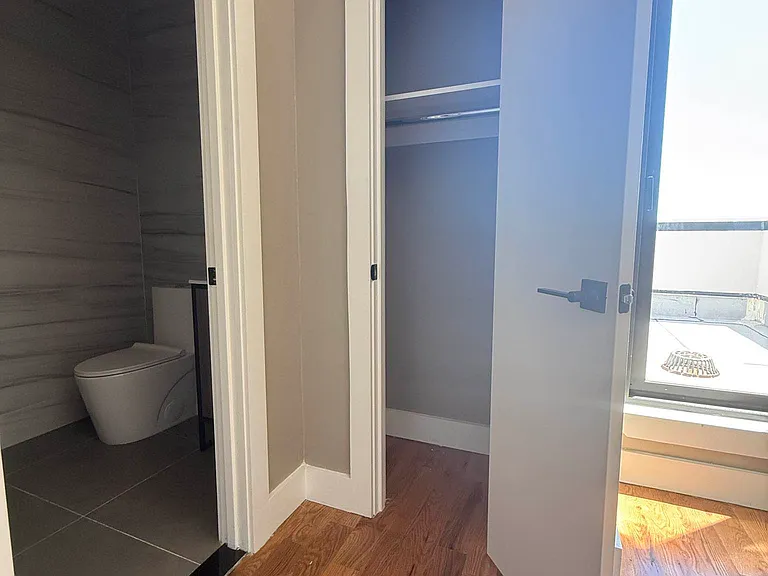 462 E 29th St #4A — Photo 13