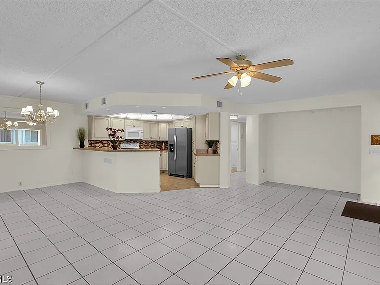 1409 SE 46th Ln #105 — Photo 16