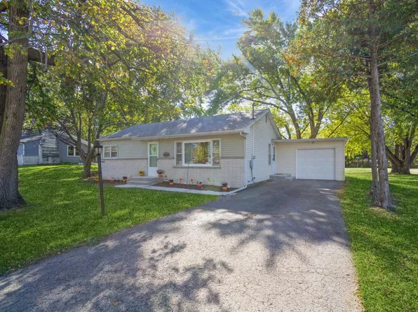 W1403 Bernice ROAD, Genoa City, WI 53128