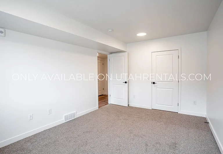 450 W Main St — Photo 21