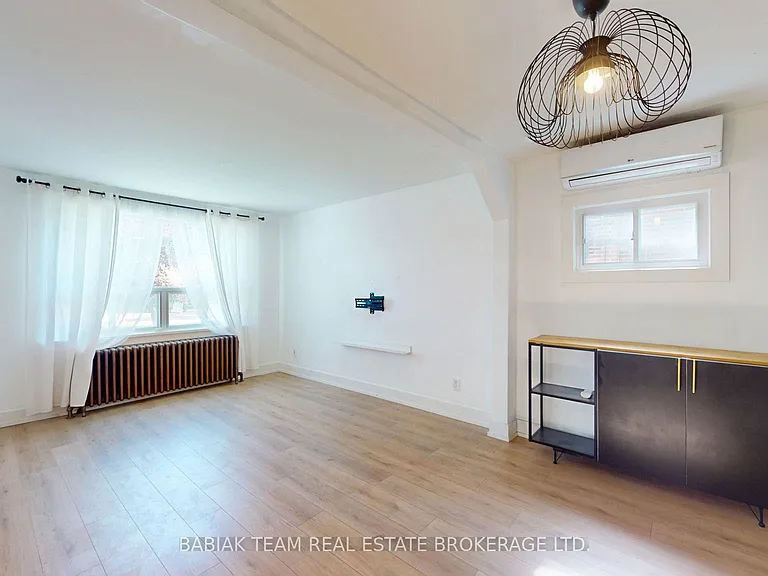 40 Alexander St — Photo 8