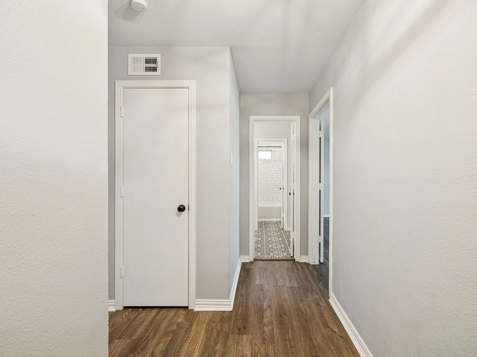 3 bed, 1570 sqft, $2,395 — Photo 4
