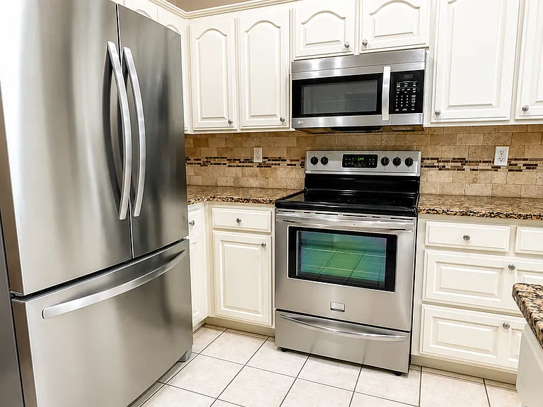 3803 Huckleberry St — Photo 13