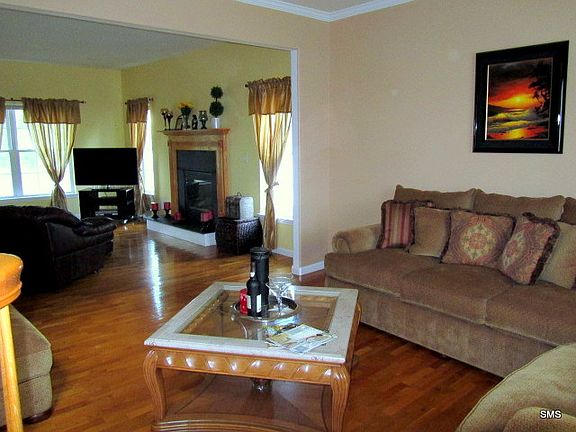 5th image of 34 Hannah Ln