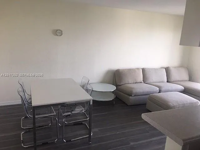 Seybold Pointe Condo — Photo 4
