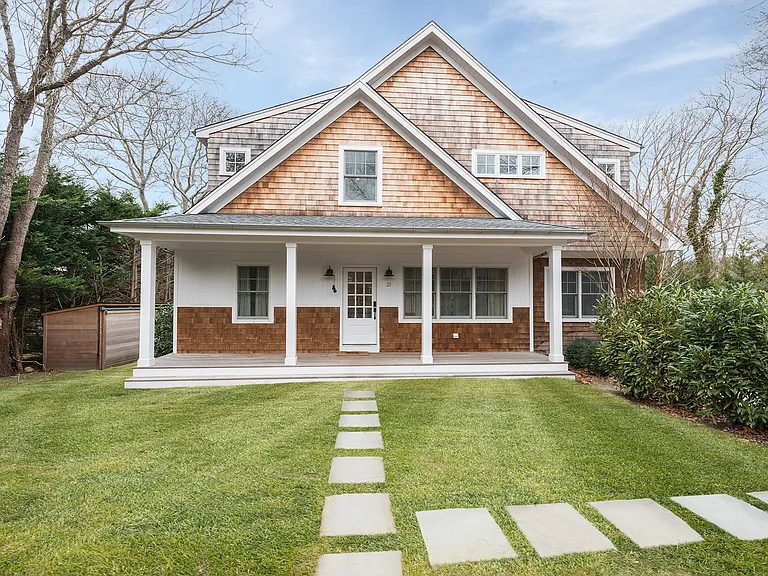 21 Richards Dr — Photo 2