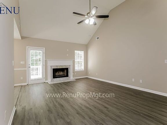 3rd image of 133 Oakwood Trl