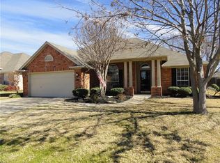 1220 Highcrest Dr, Burleson, TX 76028