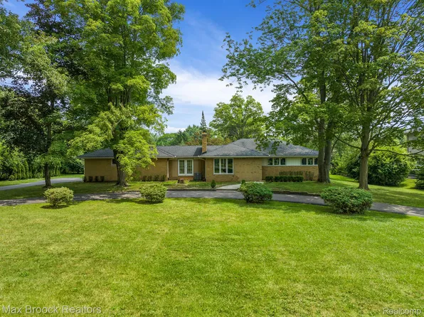 31894 W Bell Vine Trl, Beverly Hills, MI 48025