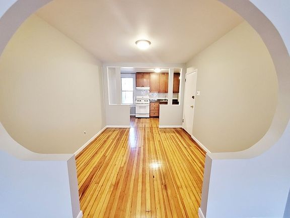 5th image of 30-24 49th St #C2