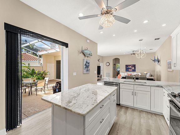 3rd image of 8630 Villanova Dr #1401
