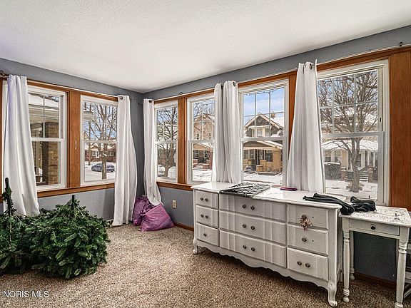 5th image of 4138 Thornton Ave