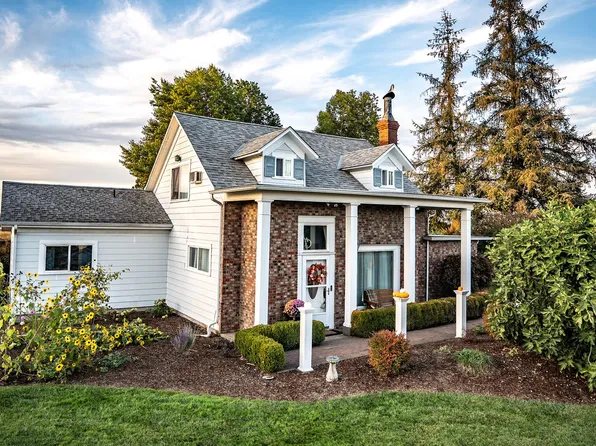 30577 Diamond Hill Dr, Harrisburg, OR 97446