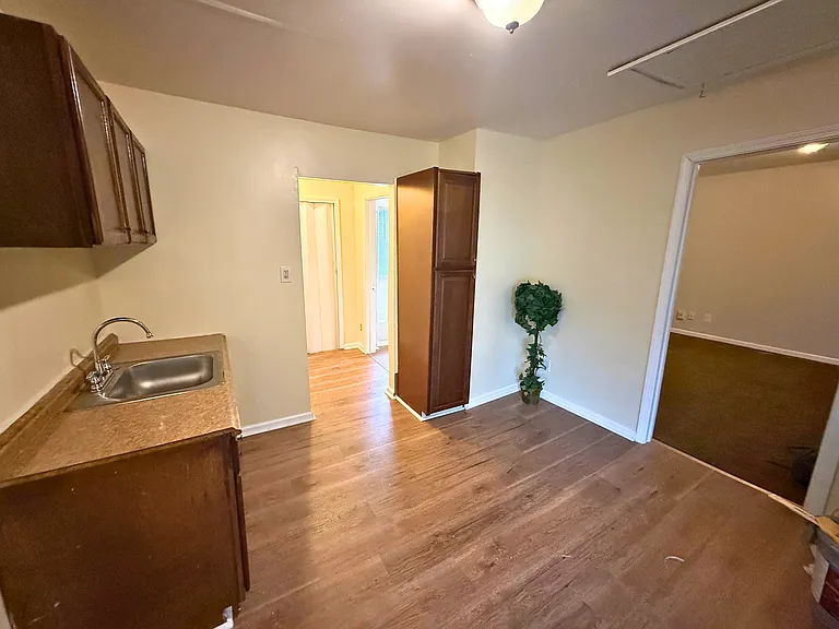 26124 Colgate St — Photo 8