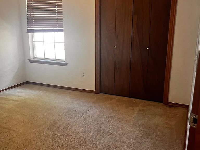 715 E Forest Court Ln — Photo 14