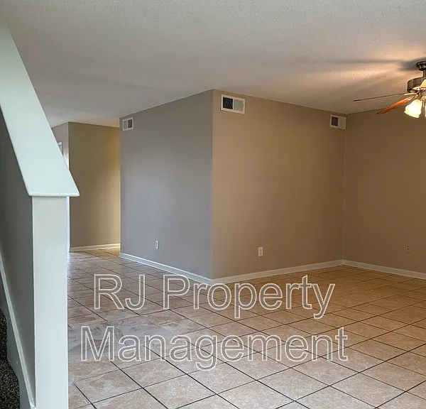 3400 Lord Dunmore Cv — Photo 4