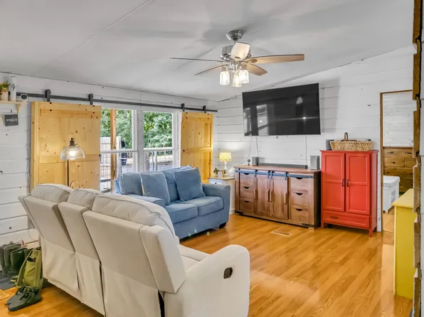 262 Woodland Heights Rd, Centerville, TN 37033