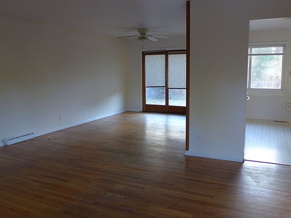2nd image of 560 S 40th St