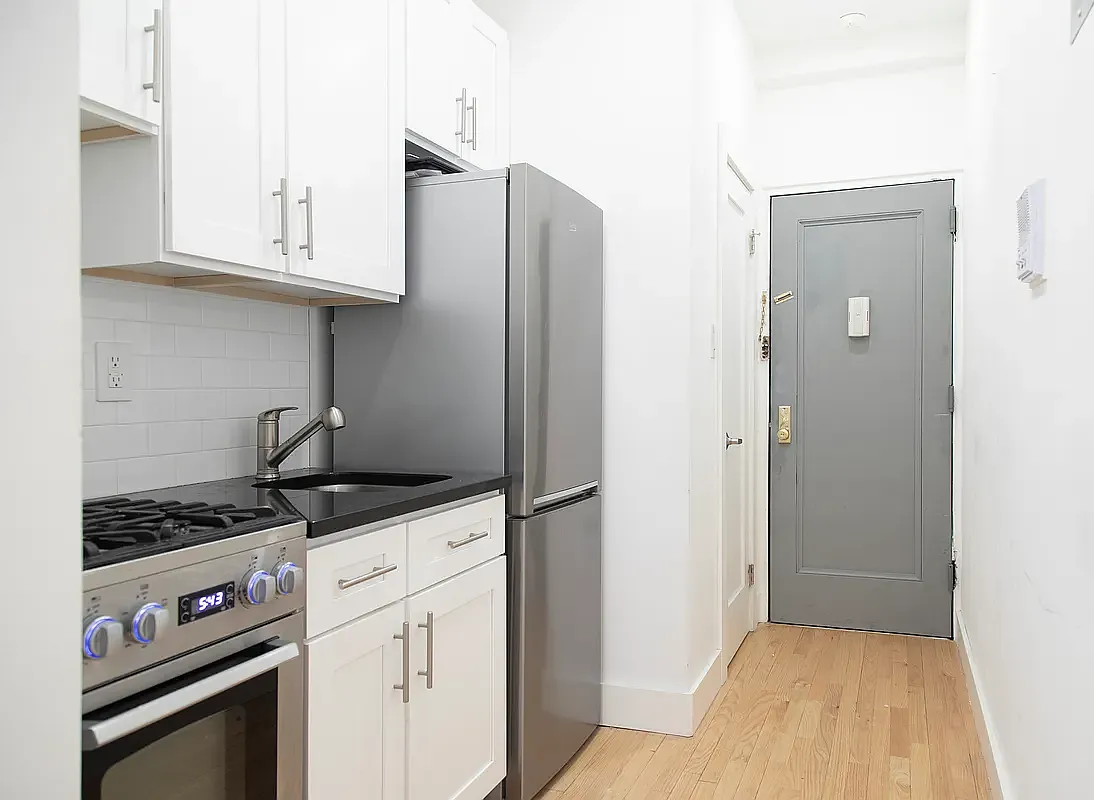 39A Gramercy Park North — Photo 2