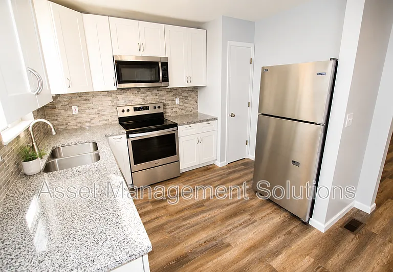 1 Oak Point Dr — Photo 4