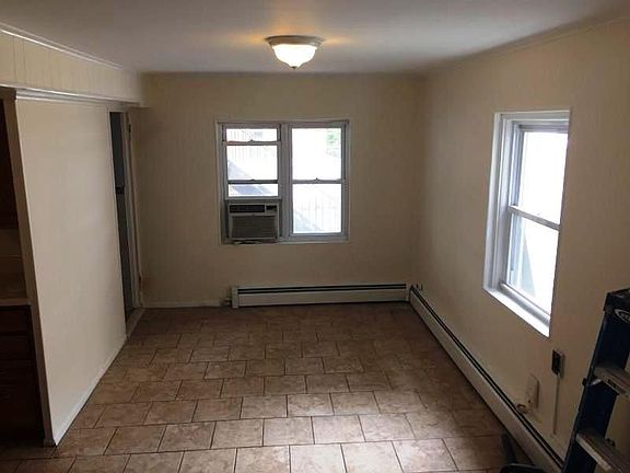2nd image of 819 Swinton Ave #1