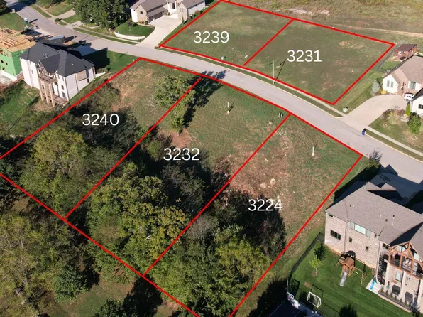 3232 W Bluffview Street, Springfield, MO 65810