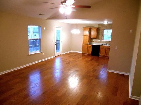 2nd image of 104 Canyon Oak Dr