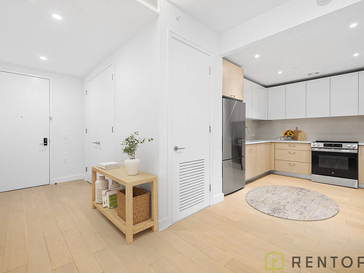 555 West 45th Street — Photo 3