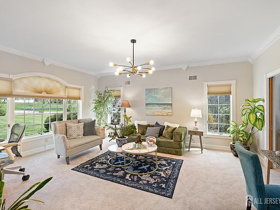 5th image of 25 Carsdale Ct