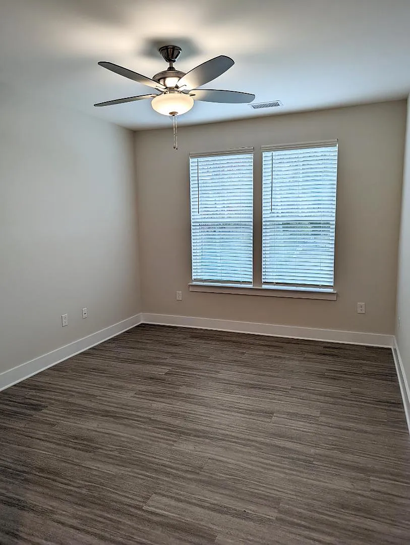 6014 Wrightsville Ave - 202 — Photo 2
